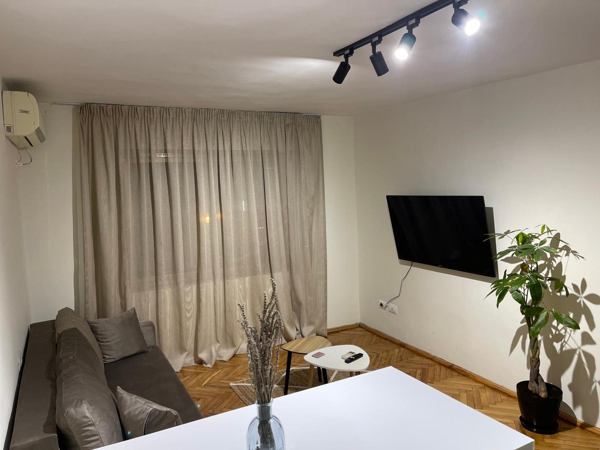 Cozy Apartment, In The Center Of Tiranë Luaran gambar