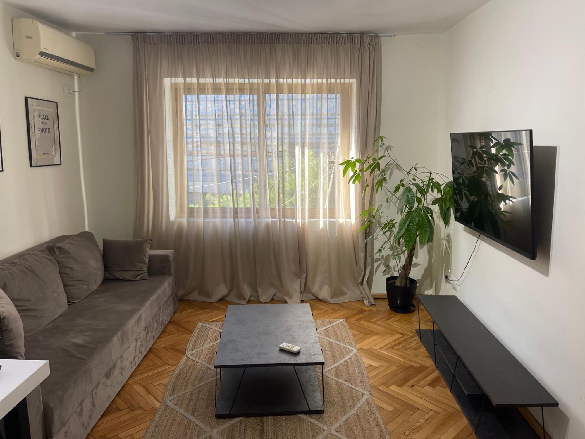 Cozy Apartment, In The Center Of Tiranë Luaran gambar